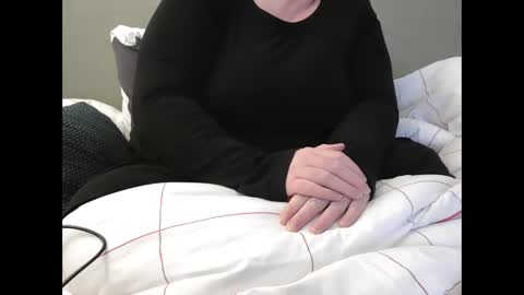Snapshot of marthabriest chatting on 02-15-25, 10:44 Martha online show from 02-15-25, 10:44