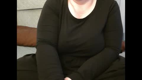 Snapshot of marthabriest chatting on 03-03-25, 06:48 Martha online show from 03-03-25, 06:48