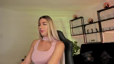 Martina online show from 04-25-26, 01:41