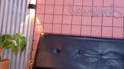 Martin online show from 10-10-25, 01:26