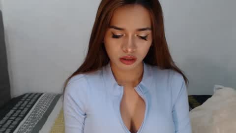 Snapshot of martina17x chatting on 02-13-25, 05:58 Sally online show from 02-13-25, 05:58