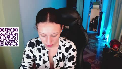 mari online show from 02-04-25, 02:39