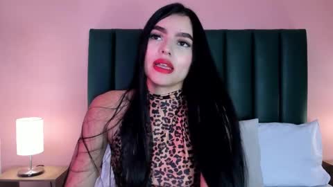 Snapshot of martina_divine_ chatting on 10-25-25, 12:56 Martina Divine online show from 10-25-25, 12:56