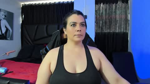 Snapshot of martina_foxy_ chatting on 01-29-25, 04:52 MARTINA online show from 01-29-25, 04:52