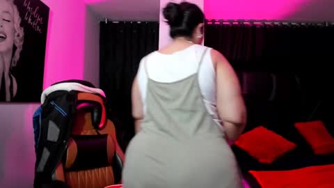 Snapshot of martina_foxy_ chatting on 02-10-25, 11:34 MARTINA online show from 02-10-25, 11:34