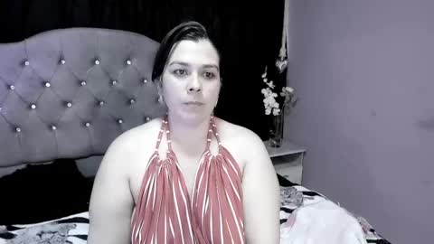 Snapshot of martina_foxy_ chatting on 02-16-25, 06:10 MARTINA online show from 02-16-25, 06:10