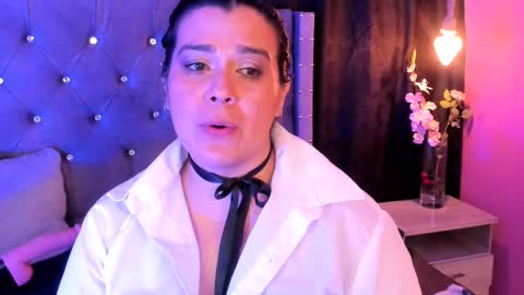 Snapshot of martina_foxy_ chatting on 02-19-25, 05:38 MARTINA online show from 02-19-25, 05:38