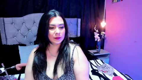 Snapshot of martina_foxy_ chatting on 02-25-25, 11:41 MARTINA online show from 02-25-25, 11:41