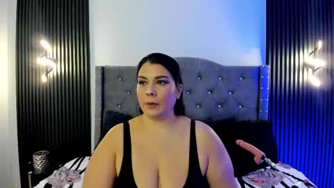 Snapshot of martina_foxy_ chatting on 09-18-25, 11:56 MARTINA online show from 09-18-25, 11:56