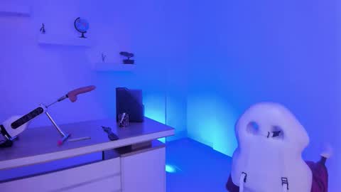   MARTINA   online show from 11-05-25, 12:49