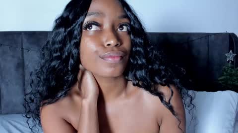 Laura online show from 12-31-24, 01:15