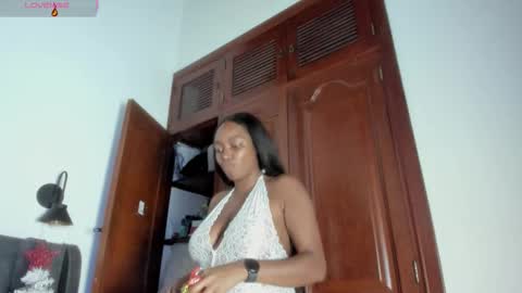 Laura online show from 12-23-25, 12:30