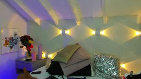 martina mIIler online show from 05-03-26, 01:06