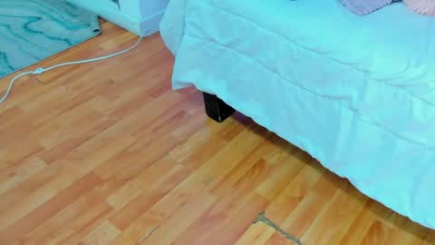 Snapshot of martina_miiller chatting on 07-17-26, 12:01 martina mIIler online show from 07-17-26, 12:01