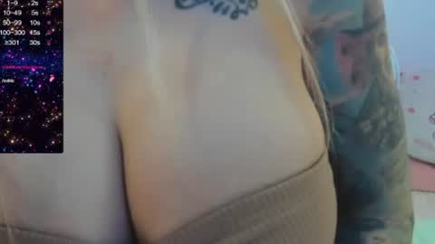 Snapshot of martina_robertss_ chatting on 07-21-26, 08:33 Martina online show from 07-21-26, 08:33