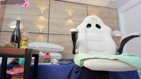 Snapshot of martina_touss chatting on 01-09-25, 06:04 martina touss online show from 01-09-25, 06:04