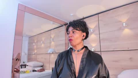 Snapshot of martina_touss chatting on 10-24-25, 11:39 martina touss online show from 10-24-25, 11:39