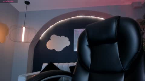 Snapshot of martinnabonnet chatting on 01-09-25, 10:31 Martinna Bonnet online show from 01-09-25, 10:31