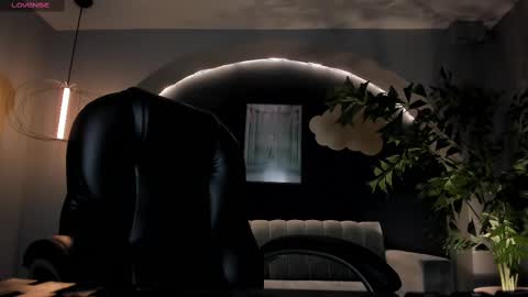 Snapshot of martinnabonnet chatting on 02-09-25, 10:20 Martinna Bonnet online show from 02-09-25, 10:20