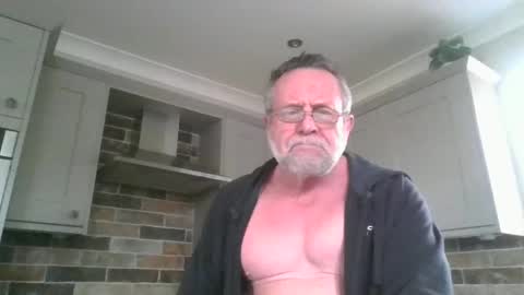 Snapshot of martinrgbxxxx chatting on 02-15-25, 02:11 martinrgbxxxx online show from 02-15-25, 02:11