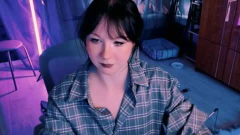 Snapshot of marty_bree chatting on 07-13-26, 05:27 Nancy online show from 07-13-26, 05:27