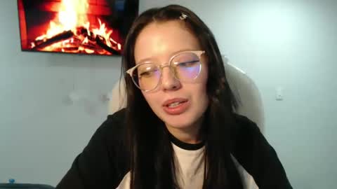 Snapshot of maru_chan_ chatting on 09-26-25, 02:04 INSTAGRAM Maruchan 02 online show from 09-26-25, 02:04