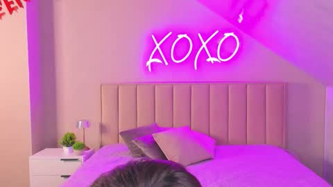 Snapshot of mary_cartar chatting on 11-14-25, 09:57 Eva online show from 11-14-25, 09:57