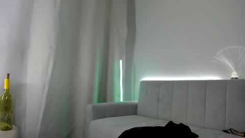 Snapshot of mary_julia chatting on 02-24-25, 06:16 Julia online show from 02-24-25, 06:16