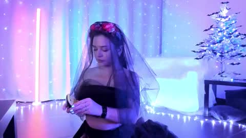 Snapshot of mary_julia chatting on 11-16-25, 10:15 Julia online show from 11-16-25, 10:15