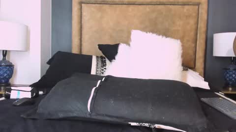   online show from 02-18-25, 08:36