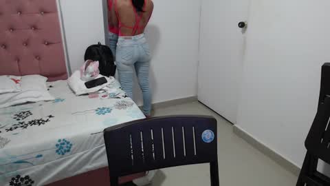 Snapshot of mary_live18 chatting on 01-15-25, 12:04 Hi guys im Mary online show from 01-15-25, 12:04