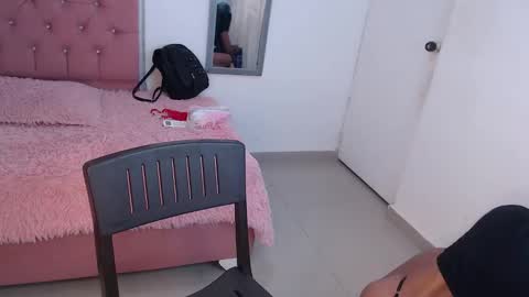 Snapshot of mary_live18 chatting on 01-28-25, 12:22 Hi guys im Mary online show from 01-28-25, 12:22