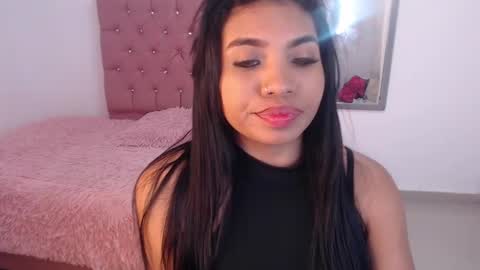 Snapshot of mary_live18 chatting on 02-12-25, 12:22 Hi guys im Mary online show from 02-12-25, 12:22