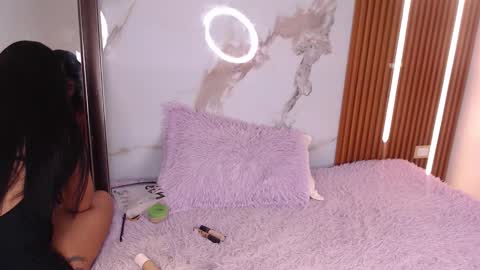 Snapshot of mary_live18 chatting on 09-14-25, 12:48 Hi guys im Mary online show from 09-14-25, 12:48