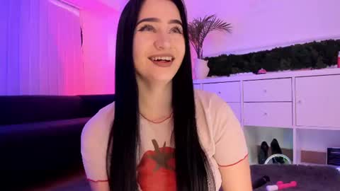 Mary online show from 06-18-26, 06:35