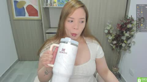 Snapshot of mary_mae chatting on 04-11-26, 01:54 Girl of your dreams online show from 04-11-26, 01:54