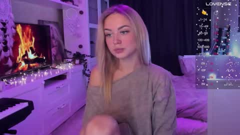 Snapshot of mary_romance chatting on 11-23-25, 06:35 Mary online show from 11-23-25, 06:35