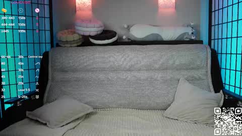 Snapshot of mary_shake chatting on 12-21-25, 10:06 Mary online show from 12-21-25, 10:06