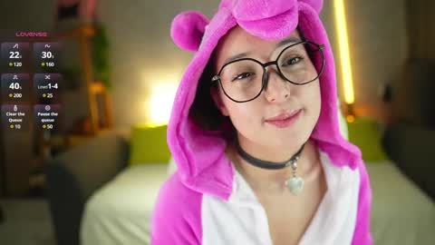 Snapshot of mary_shiota chatting on 12-19-24, 04:13 HelIo  Everyone Im MaryWelcome  to my room and  lets have  a good  time  together with me   online show from 12-19-24, 04:13