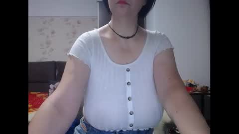 Mary online show from 10-27-25, 03:54