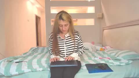 marya442004 online show from 10-17-25, 10:34