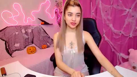 Snapshot of maryam_xs chatting on 10-27-25, 12:58 maryam online show from 10-27-25, 12:58