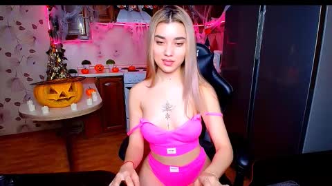 Snapshot of maryam_xs chatting on 11-01-25, 12:56 maryam online show from 11-01-25, 12:56