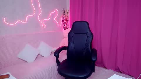 Snapshot of maryam_xs chatting on 11-07-25, 01:05 maryam online show from 11-07-25, 01:05