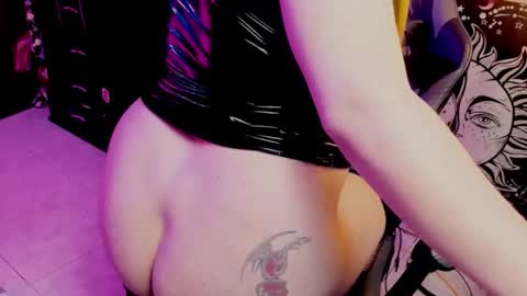 Snapshot of maryan_castaldi chatting on 12-20-25, 09:38 Maryan online show from 12-20-25, 09:38