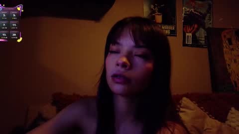 Snapshot of maryberry__ chatting on 12-22-25, 05:59 online show from 12-22-25, 05:59