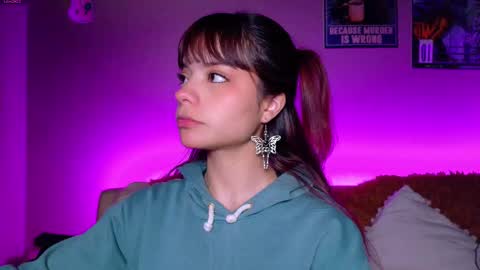 Snapshot of maryberry__ chatting on 12-23-25, 05:38 online show from 12-23-25, 05:38