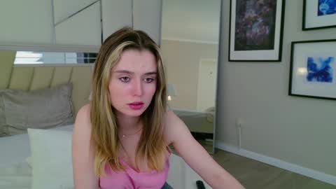 Snapshot of marybeth_snow chatting on 01-22-25, 07:45 Marybeth online show from 01-22-25, 07:45