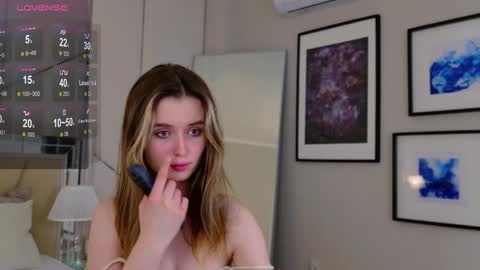 Snapshot of marybeth_snow chatting on 03-11-25, 05:13 Marybeth online show from 03-11-25, 05:13