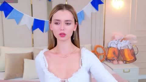 Snapshot of marybeth_snow chatting on 10-02-25, 05:20 Marybeth online show from 10-02-25, 05:20